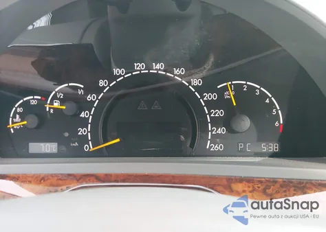 2004 Mercedes-Benz S 500 4Matic z USA, uszkodzony, nr VIN WDBNG84J64A414420